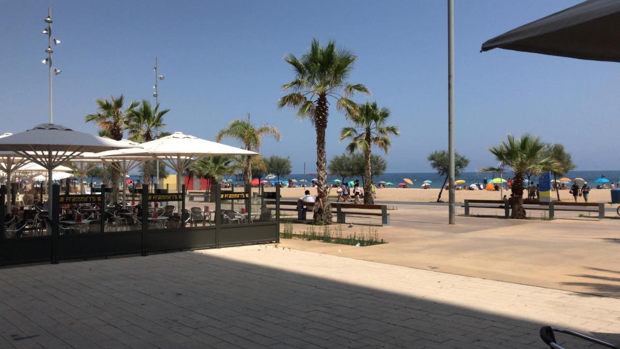 Hospedaje Dado De Baja Badalona Exteriér fotografie