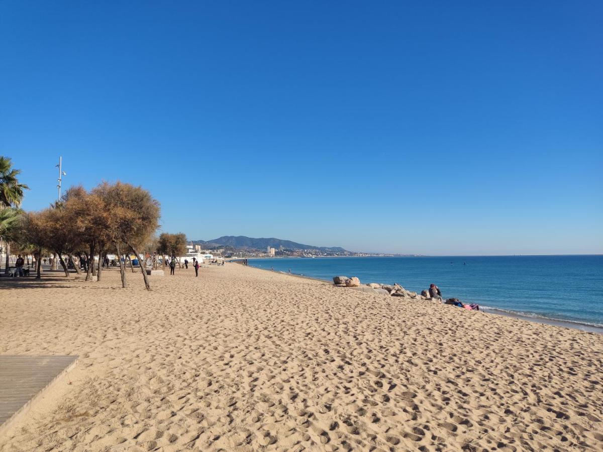 Hospedaje Dado De Baja Badalona Exteriér fotografie