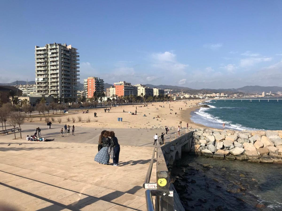 Hospedaje Dado De Baja Badalona Exteriér fotografie