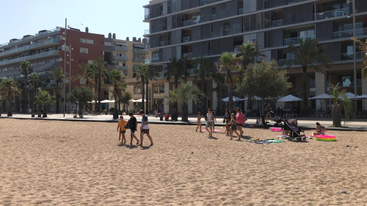 Hospedaje Dado De Baja Badalona Exteriér fotografie