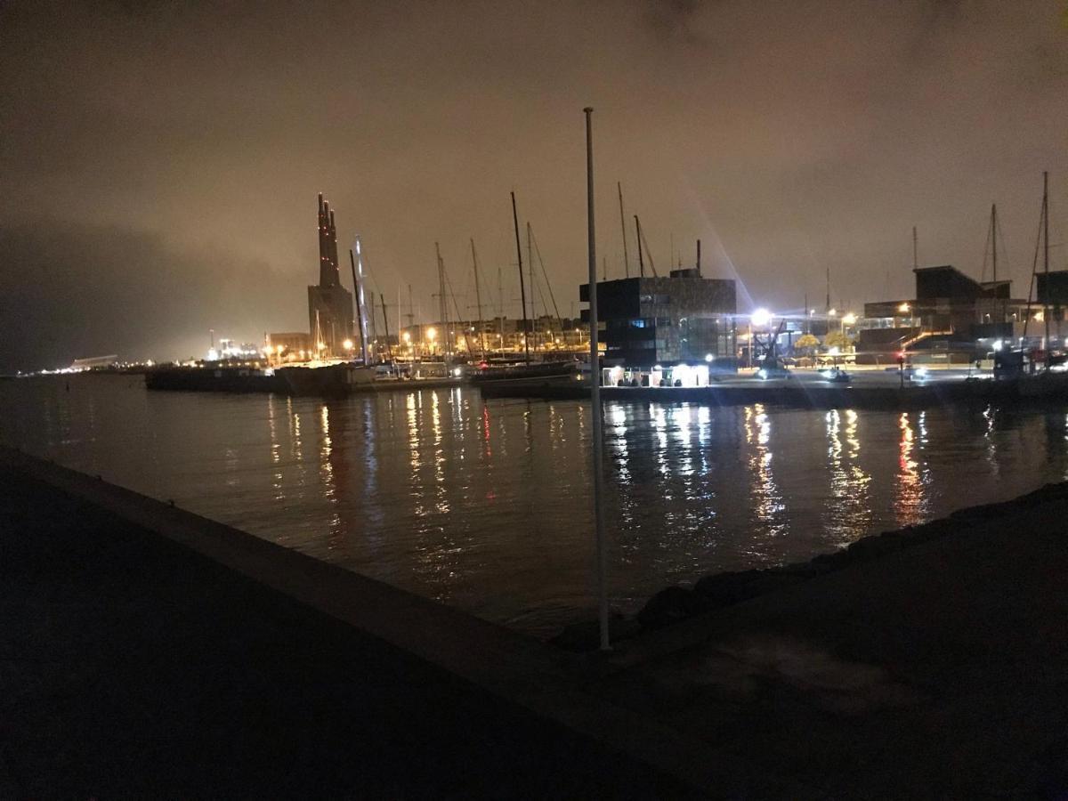 Hospedaje Dado De Baja Badalona Exteriér fotografie