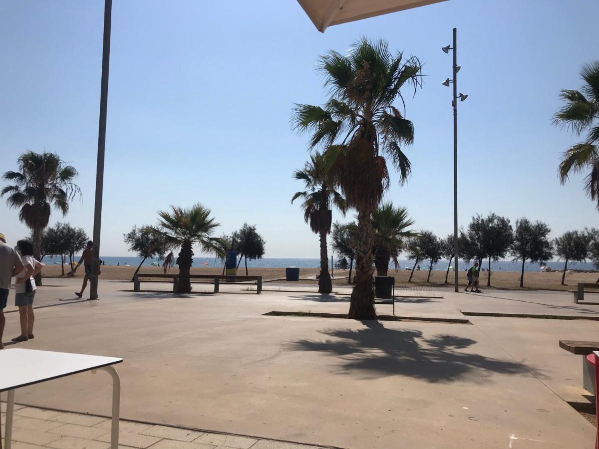Hospedaje Dado De Baja Badalona Exteriér fotografie