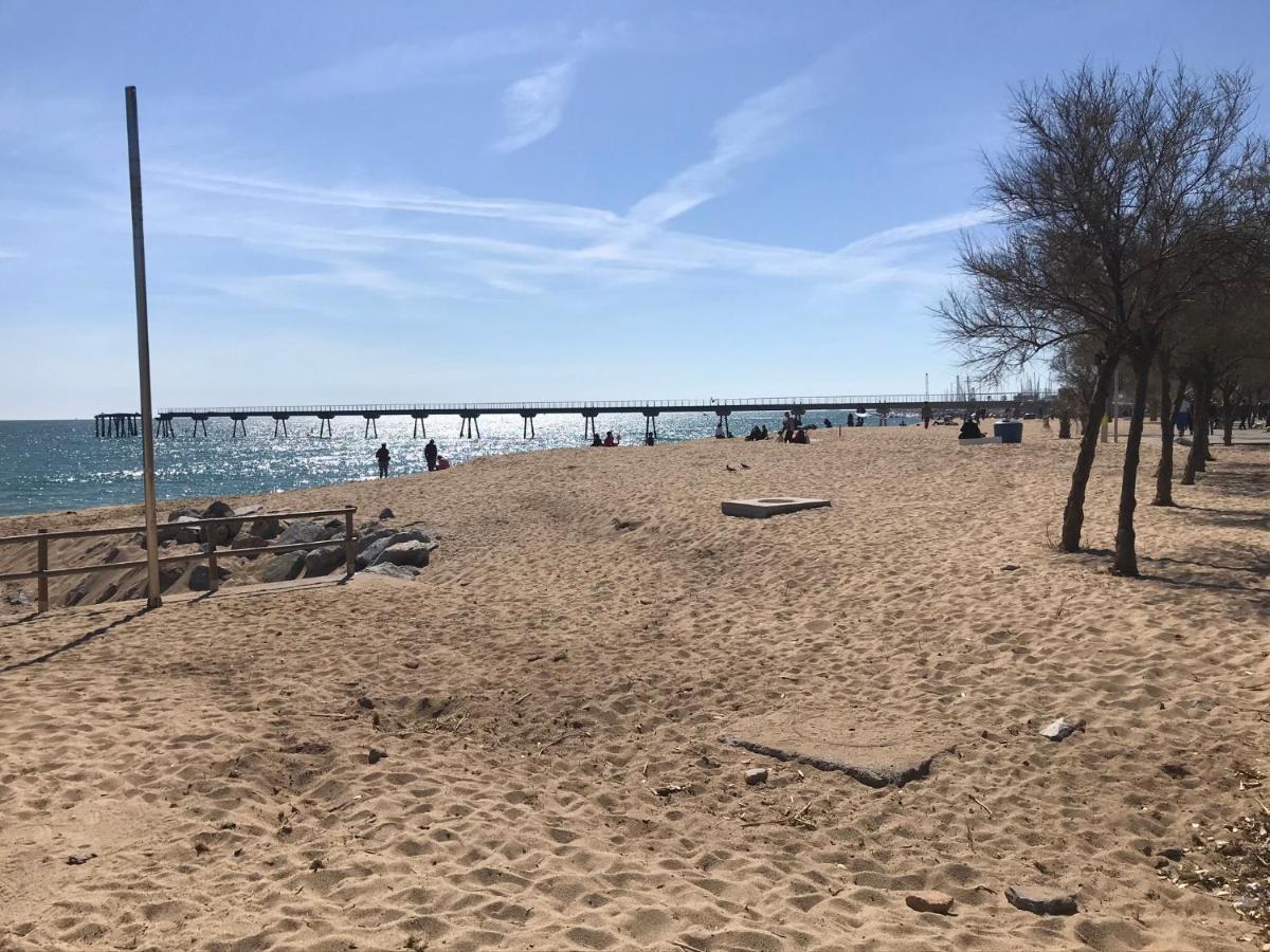 Hospedaje Dado De Baja Badalona Exteriér fotografie