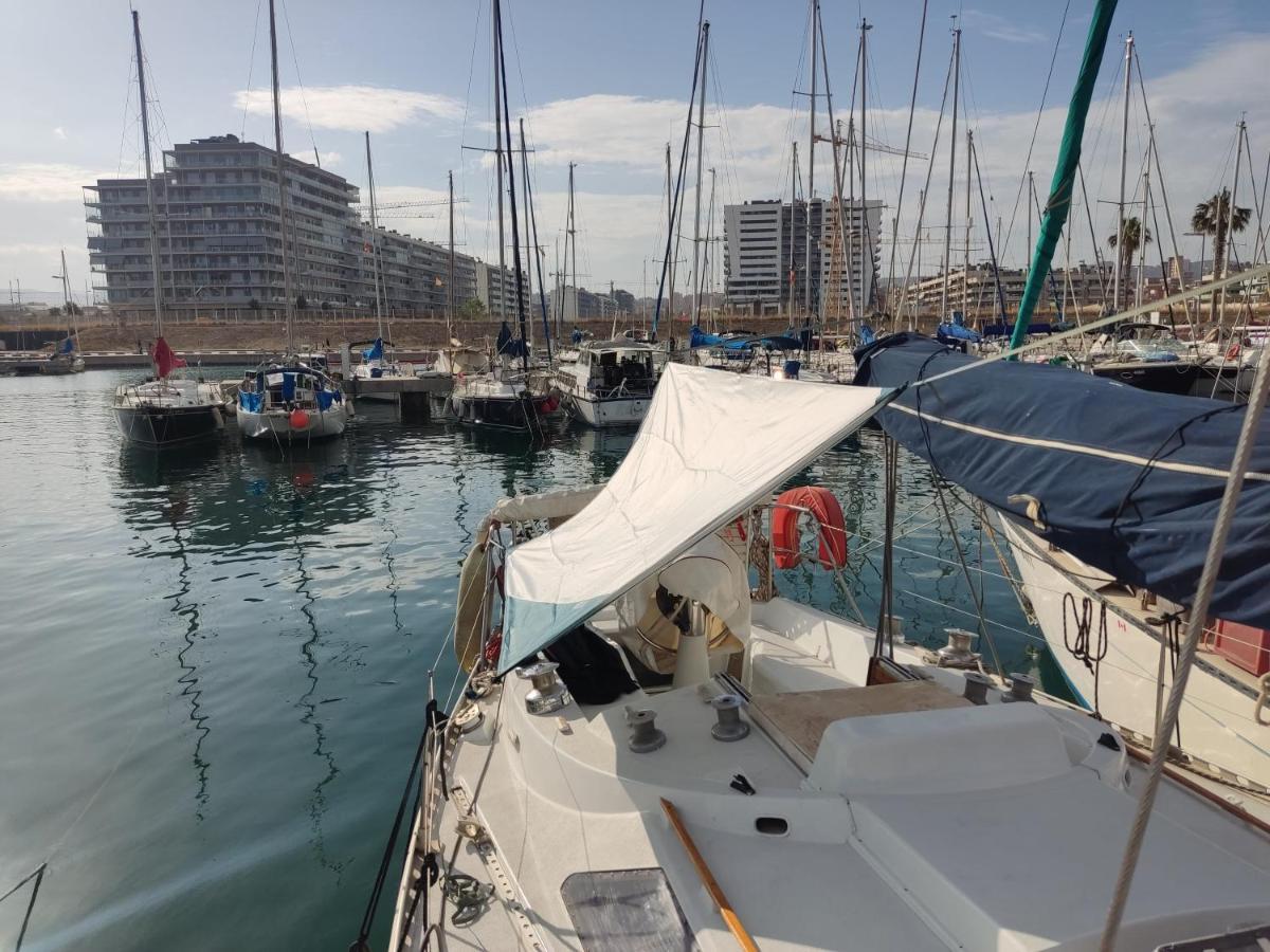 Hospedaje Dado De Baja Badalona Exteriér fotografie